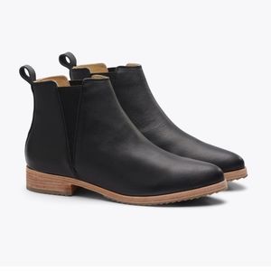 Nisolo Everyday Chelsea Boot | Size 9 | Black